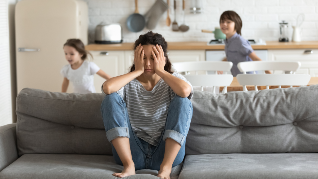 Burnout parental: 4 dicas para cuidadores cansados