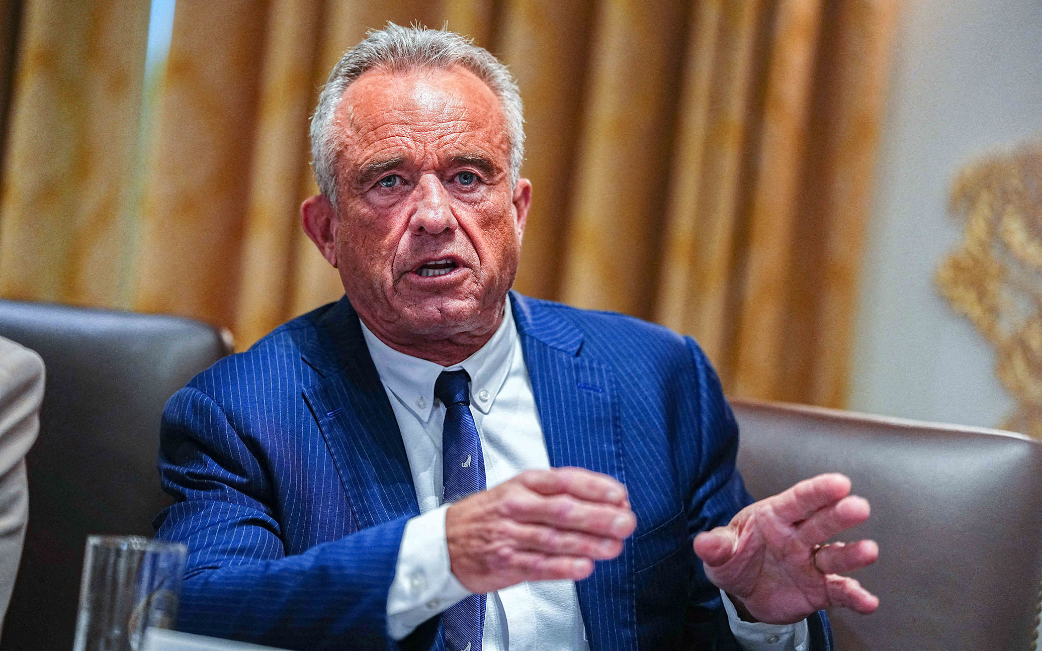 RFK Jr. quer devassar prontuários médicos de americanos em busca de elo entre vacinas e autismo